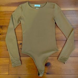 Contour bodysuit by Aritzia